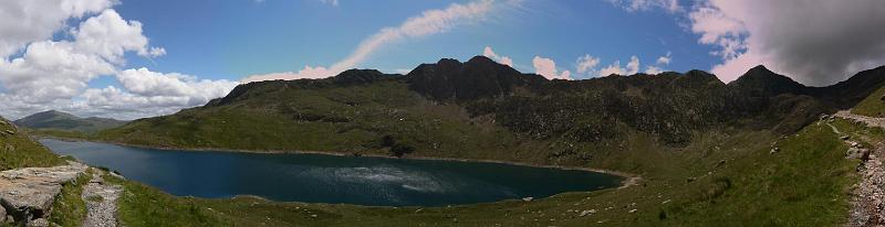 K800_P1000640_Panorama Snowdon 2.JPG - Wanderung auf dem Miners Track zum Llyn Glaslyn